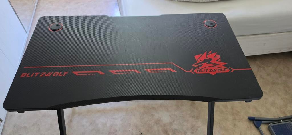 Bureau de gaming/table d'ordinateur avec support pour casque, Enlèvement, Utilisé