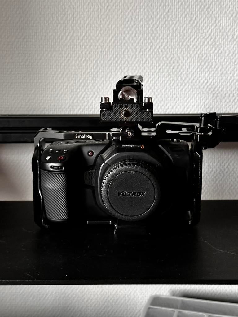 Blackmagic Pocket 4K + kit + Viltrox EF speedbooster 0.71x, Audio, Tv en Foto, Fotocamera's Digitaal, Zo goed als nieuw, Ophalen