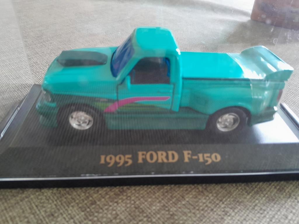 Voitures miniatures 1/43