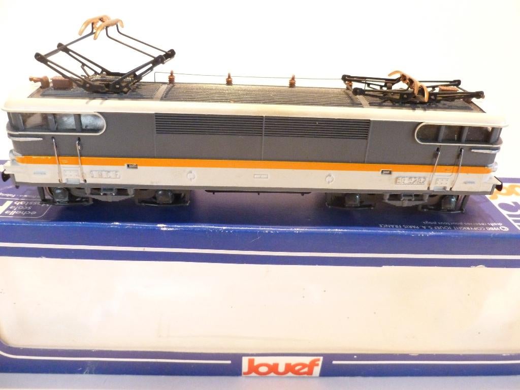 TRAINS HO, Hobby en Vrije tijd, Modeltreinen | H0, Zo goed als nieuw, Locomotief, Gelijkstroom, Jouef, Ophalen of Verzenden