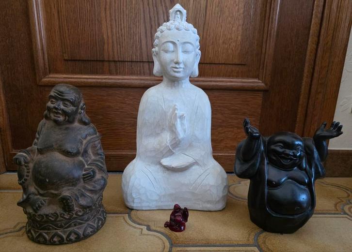 Set met 4 boeddha beelden, Huis en Inrichting, Woonaccessoires | Boeddhabeelden, Zo goed als nieuw, Ophalen