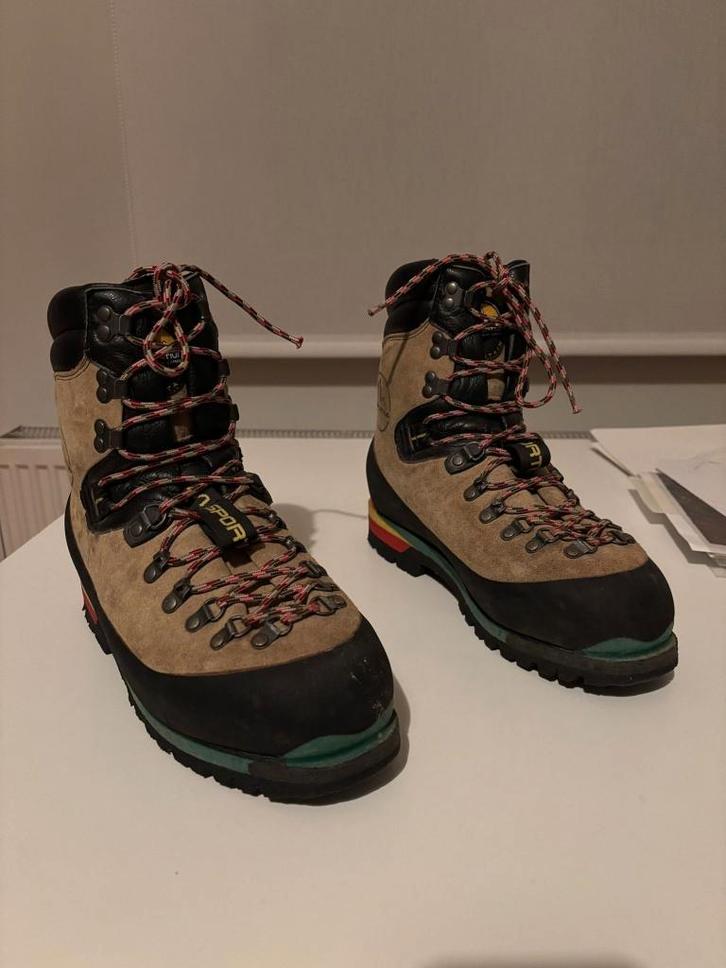 La Sportiva alpinismeschoenen 42½ met crampons, Sport en Fitness, Bergsport en Wandelen, Zo goed als nieuw, Schoenen, Ophalen