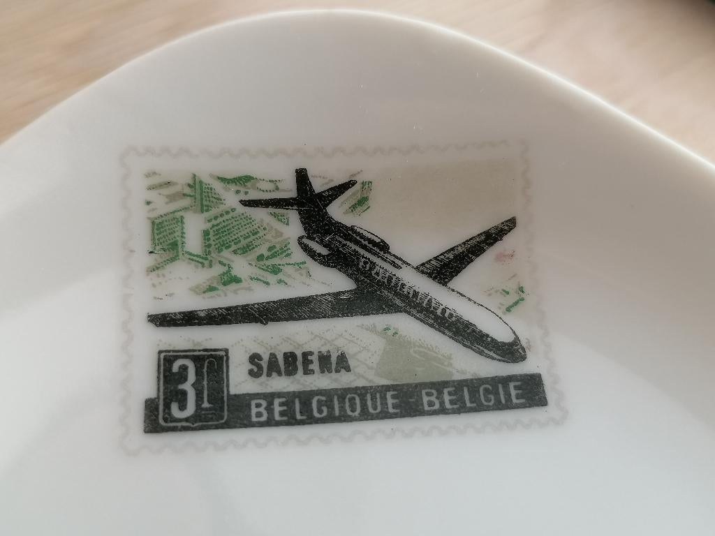 Cendrier Sabena porcelaine Vintage Style Expo 1958-63 Timbre, Collections, Articles de fumeurs, Briquets & Boîtes d'allumettes