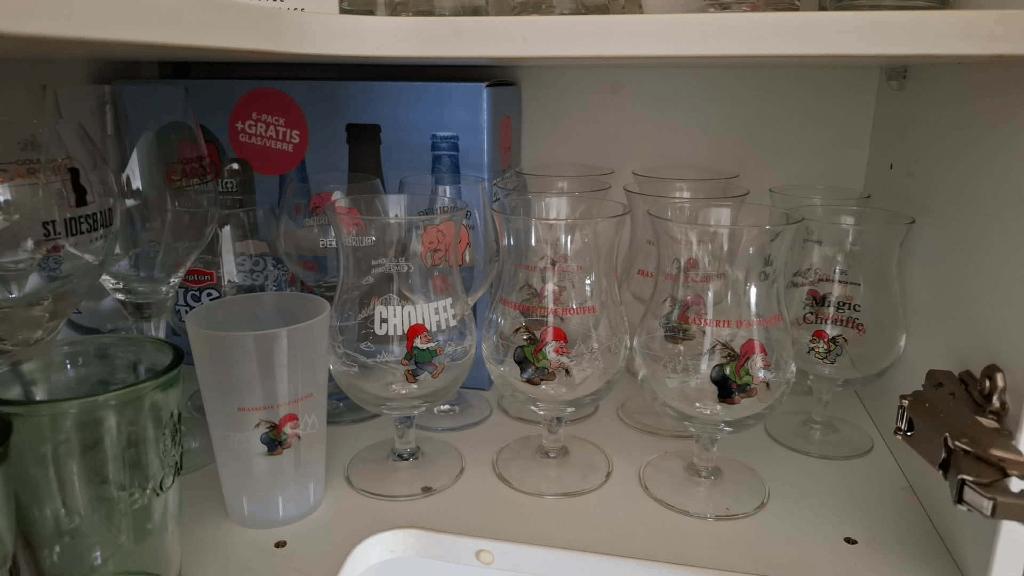 La chouffe glazen en bierkaartjes, Ophalen of Verzenden, Nieuw, Glas of Glazen