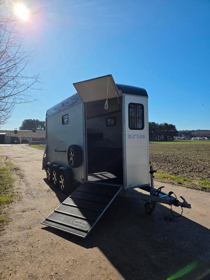 Sirius S90 - Vooruitloop - Garantie - Camera -, Dieren en Toebehoren, Paarden en Pony's | Trailers en Aanhangwagens, Aluminium