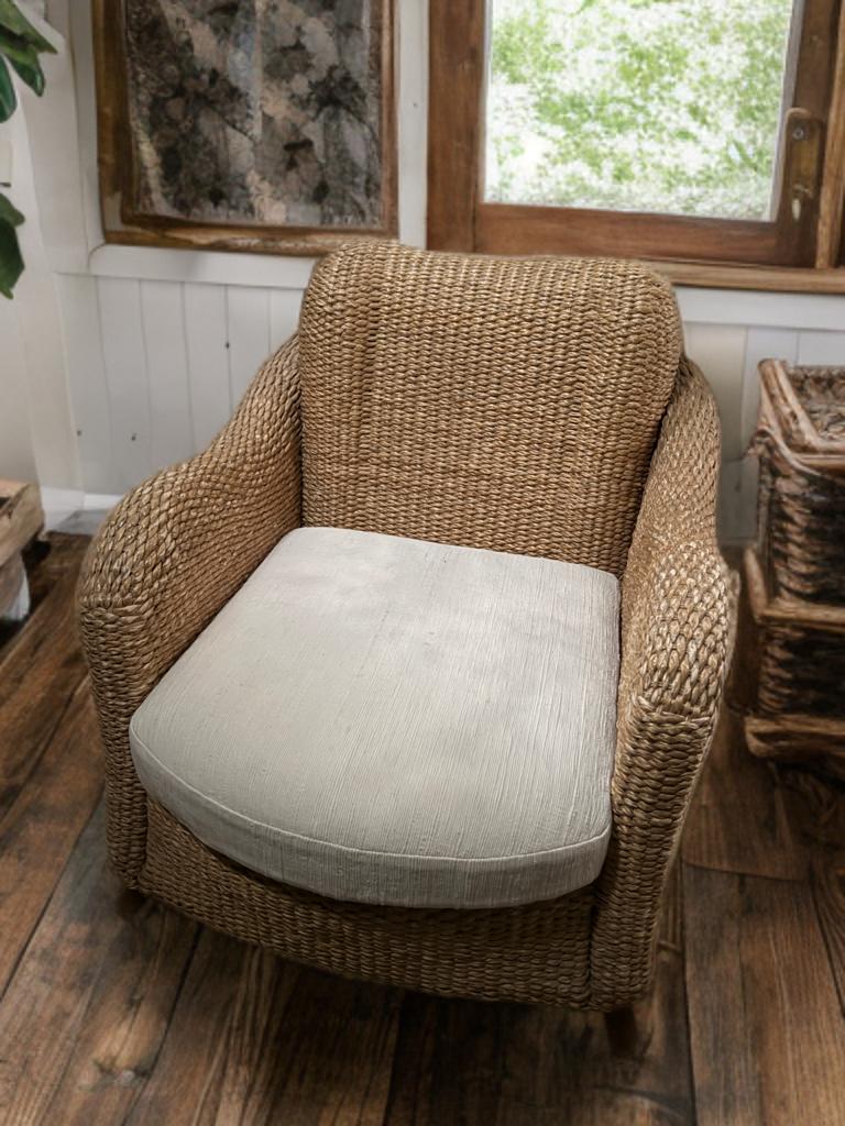 Superbe fauteuil en rotin avec coussin en coton — comme neuf, Maison & Meubles, Enlèvement, Comme neuf