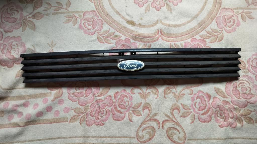 Grille Ford Fiesta MK1, Autos : Pièces & Accessoires, Enlèvement, Utilisé, Ford