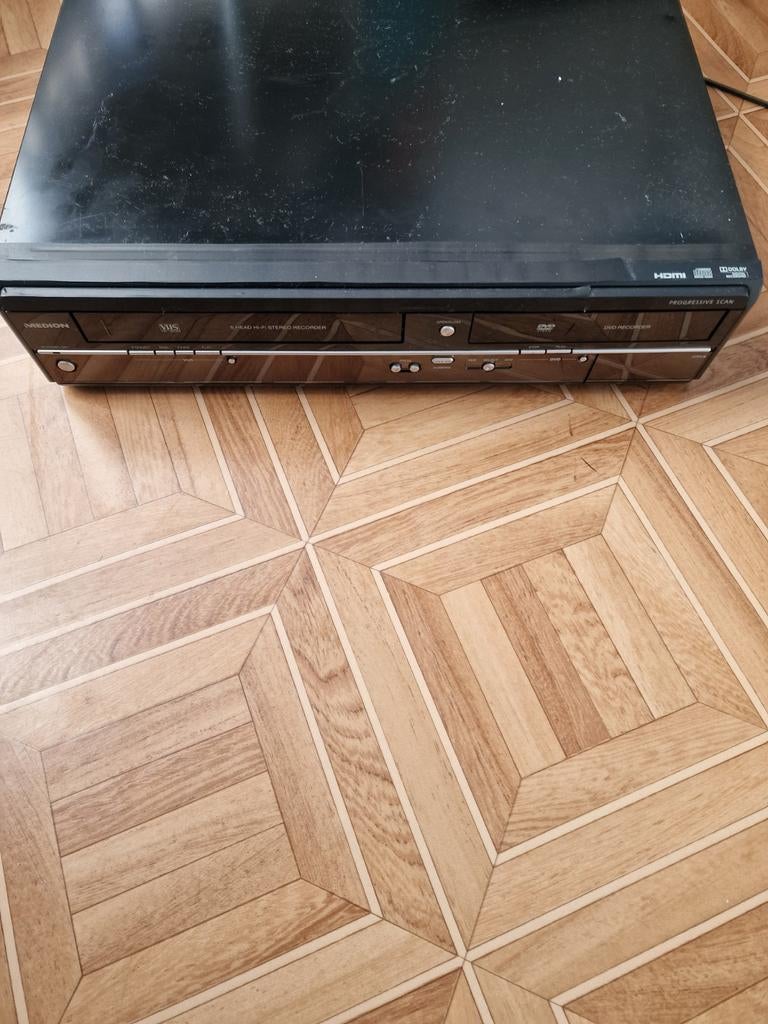 Je vends un lecteur combo VHS/DVD Medion MD 83425, TV, Hi-fi & Vidéo, Lecteurs DVD