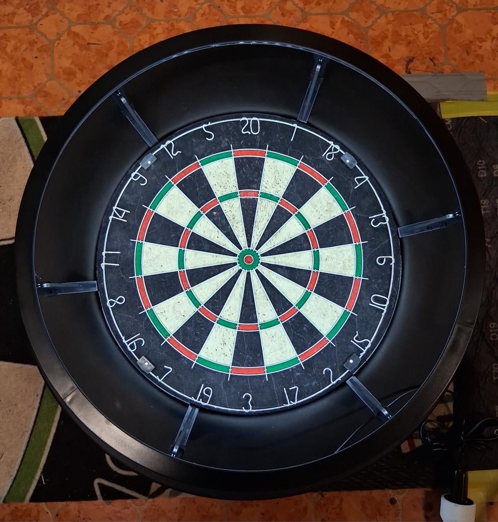Dartsblok met verlichting en surround, Sport en Fitness, Darts, Ophalen