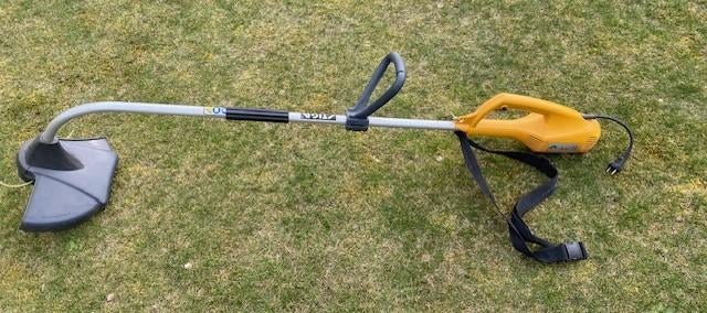 Débroussailleuse électrique STIGA ST1100 • 1100 W, Jardin & Terrasse, Débroussailleuses, Électrique, Stiga, 30 à 50 cm, Enlèvement