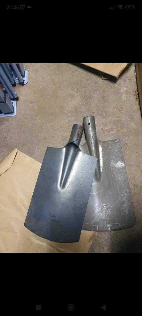 Pelles, bêches (2 pièces), Enlèvement ou Envoi