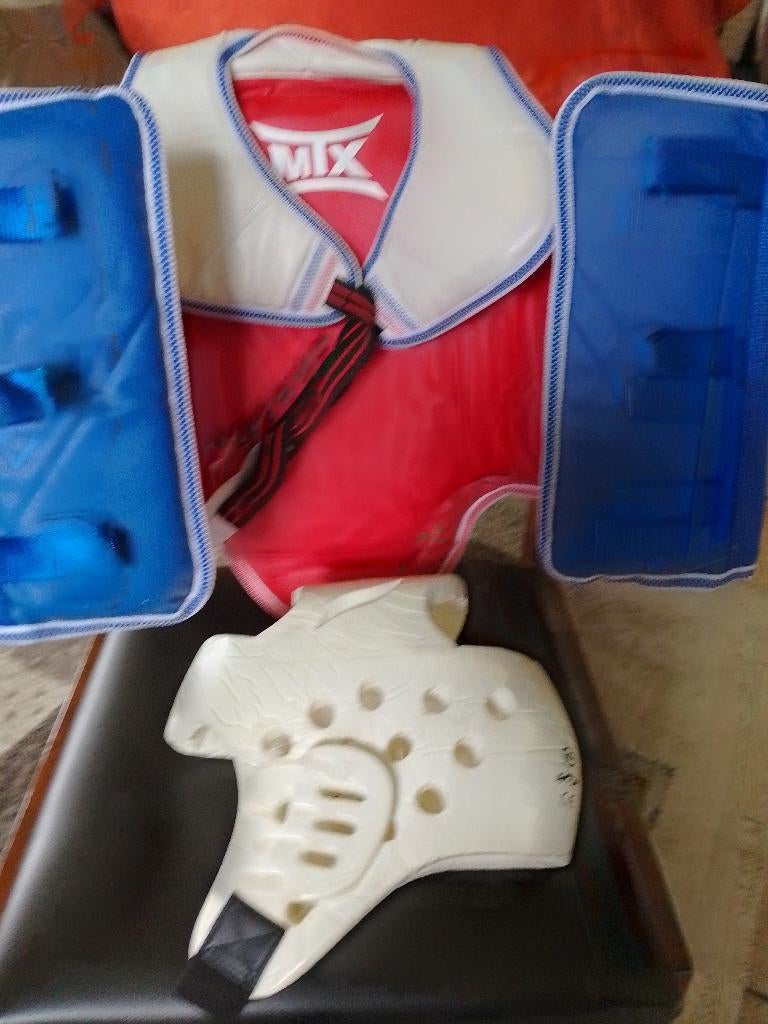 taekwondo uitrusting, Sport en Fitness, Vechtsporten en Zelfverdediging, Ophalen, Gebruikt, Taekwondo