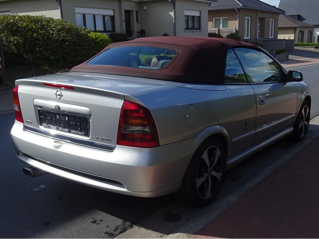 Opel Astra   1.8i XE 16v Bertone Edition, Autos, Argent ou Gris, Achat, Entreprise, Cabriolet