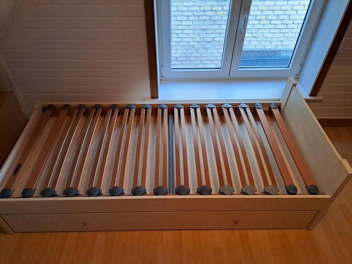 Mooi en zeer degelijk eenpersoonsbed met grote schuif, Maison & Meubles, Chambre à coucher | Lits, Enlèvement