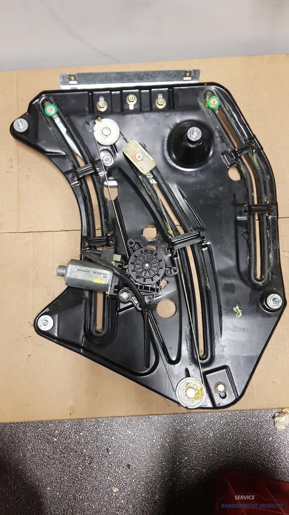 Volvo C70 I coupe cabriolet raammechanisme rechts achter RA, Gebruikt, Gunnar Engellaus vag 8
405 31  Gothenburg, SE, Info@volvocars.com