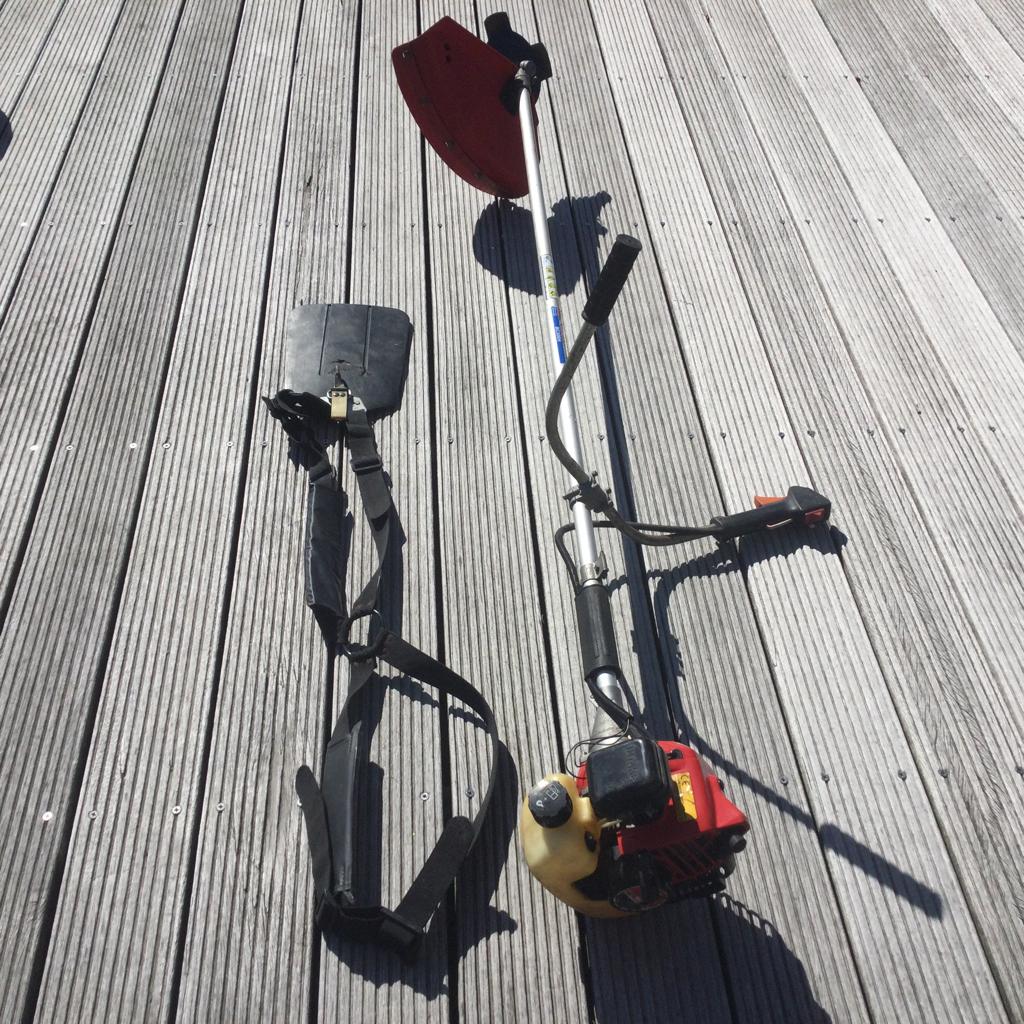 Bosmaaier MARUYAMA, Jardin & Terrasse, Débroussailleuses, Utilisé, 10 à 30 cm, Essence, Maruyama