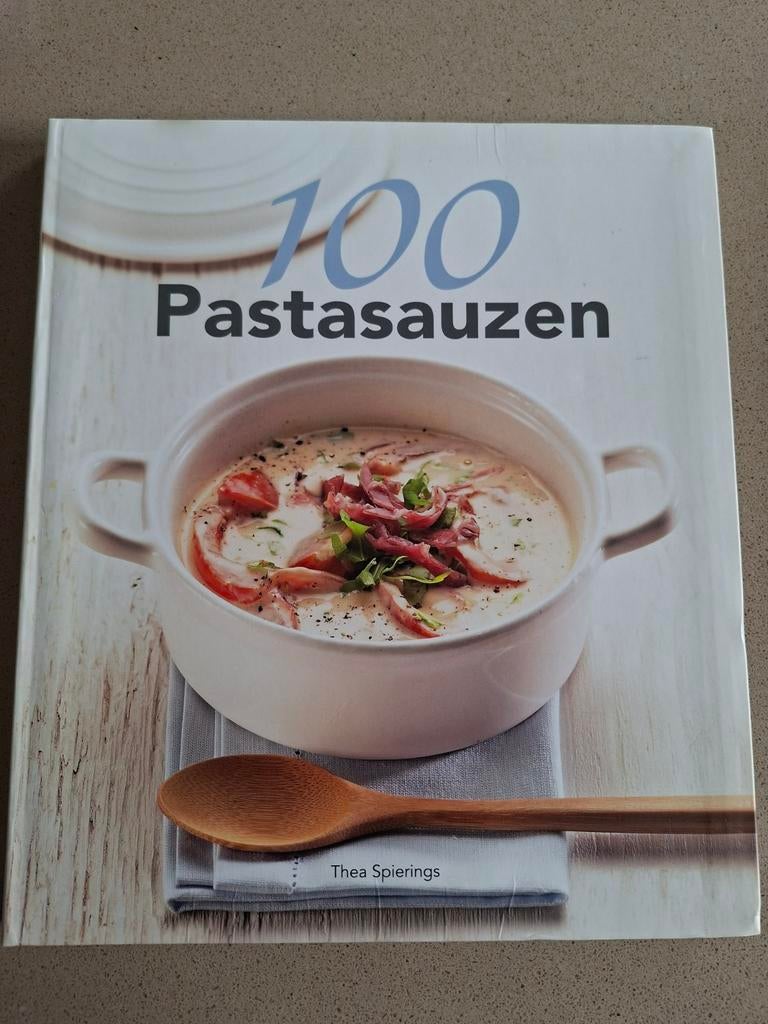Thea Spierings - 100 Pastasauzen, Boeken, Kookboeken, Zo goed als nieuw, Ophalen