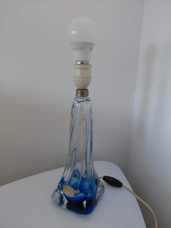 Val Saint Lambert-tafellamp-kristal-twisted blauw, Antiek en Kunst, Curiosa en Brocante, Ophalen of Verzenden