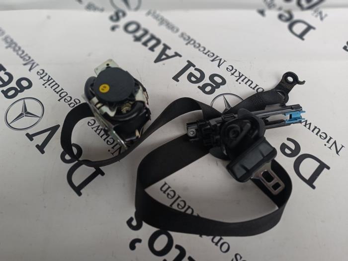 Tendeur de ceinture droit d'un Mercedes Vito, Autos : Pièces & Accessoires, 3 mois de garantie, Utilisé, -, -