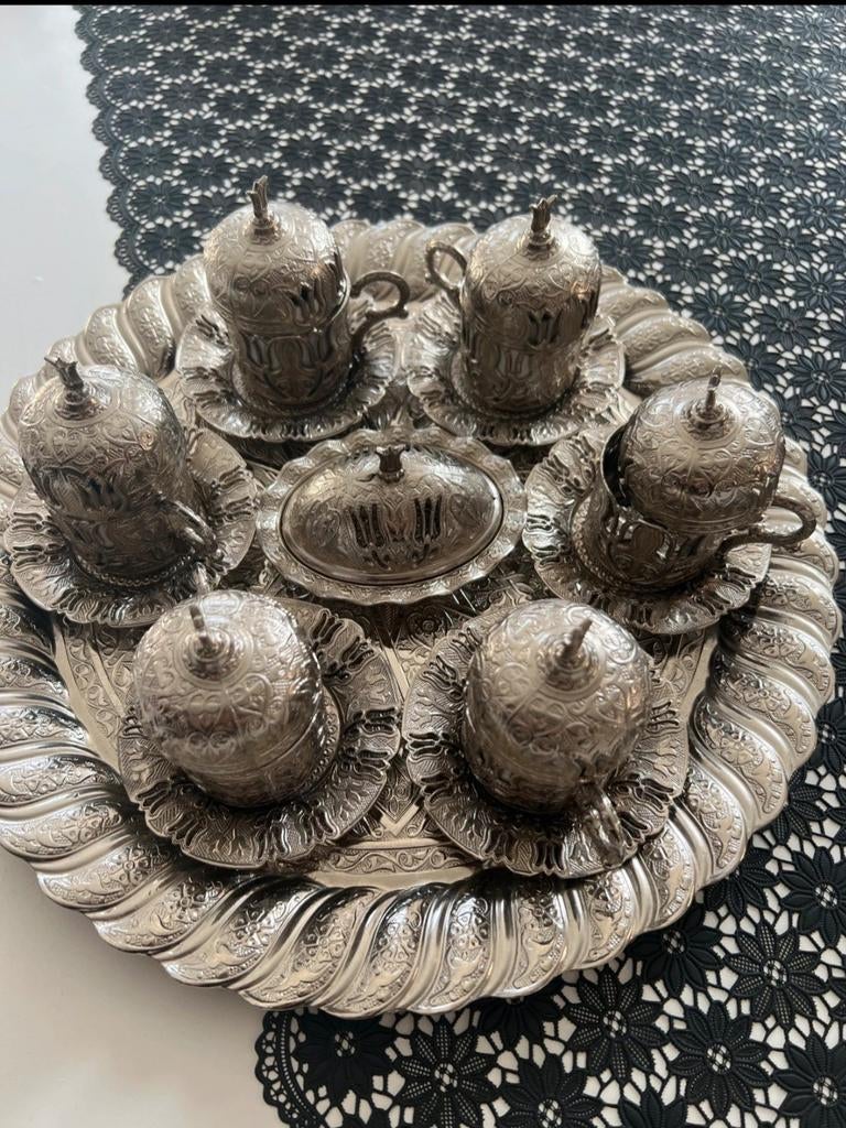 Pour 6 personnes
Stvle ottoman couleur araent Quelques petit, Enlèvement ou Envoi