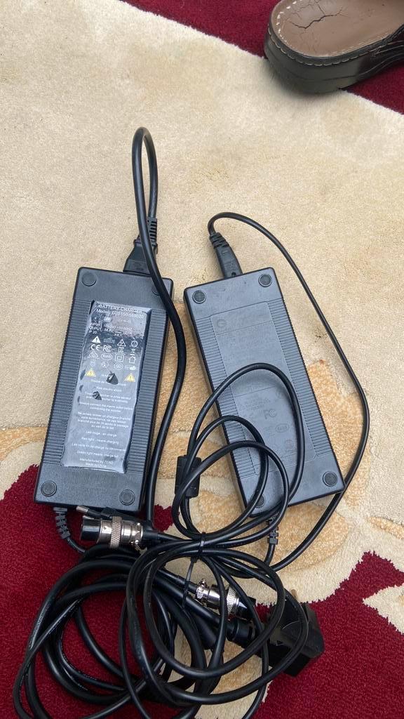 Chargeur trottinette électrique, Vélos & Vélomoteurs, Trottinettes, Utilisé, Step simple, Enlèvement ou Envoi