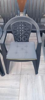 Chaises de jardin, Enlèvement