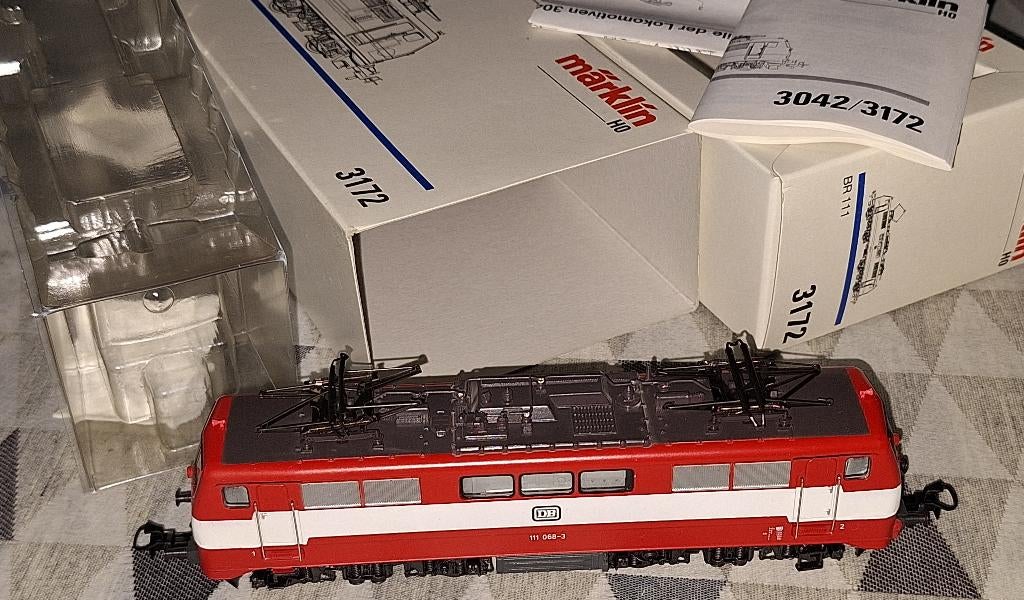 Märklin HO 3172 elektrische locomotief BR 111 van de DB, Hobby en Vrije tijd, Locomotief, Ophalen of Verzenden, Zo goed als nieuw