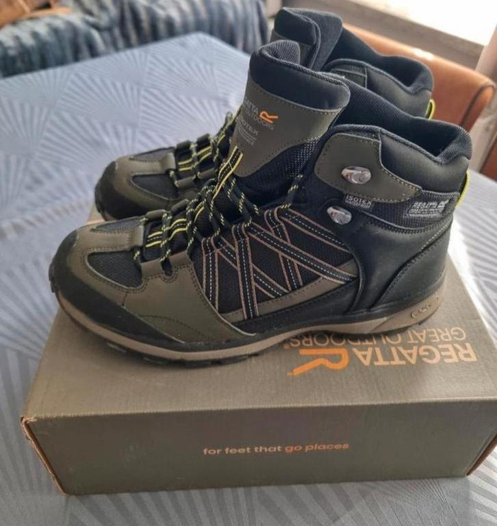 In perfecte staat 1 half uurtje gedragen maar wegens een ope, Sport en Fitness, Bergsport en Wandelen, Zo goed als nieuw, Schoenen