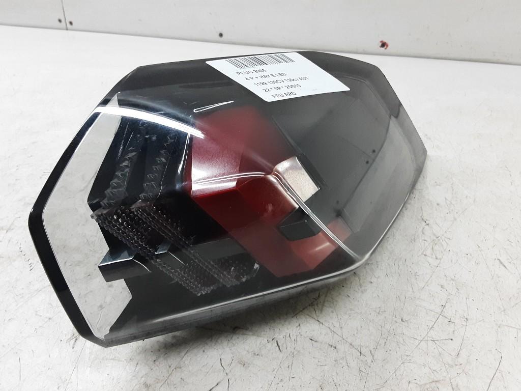 ACHTERLICHT RECHTS Peugeot 2008 (UD / UK / UR / US / UX), Gebruikt, Mevr. I. Hauben, Rue de l'Espoir 34 34
4030  GRIVEGNÉE, BE