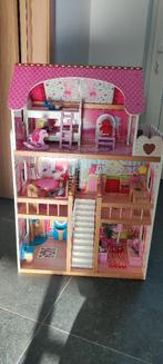 Poppenhuis met meubeltjes en poppetjes, Ophalen, Zo goed als nieuw, Poppenhuis