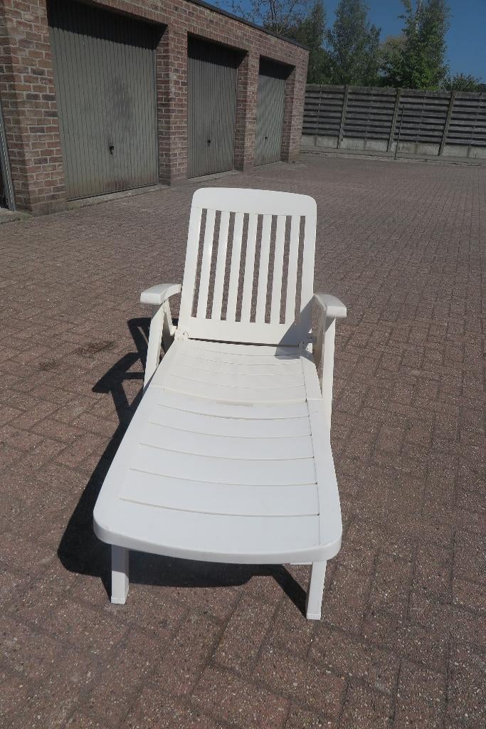 Ligzetel grosfillex, wit met kussen, Jardin & Terrasse, Chaises longues, Enlèvement, Comme neuf, Plastique, Pliant