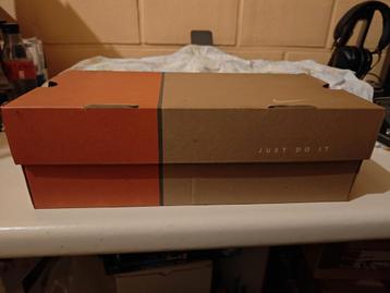 Nike Air Butane MAX doos alleen  beschikbaar voor biedingen