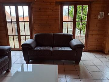 Lederen salon 3 + 2-zit + salontafel beschikbaar voor biedingen