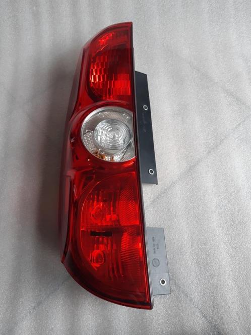 Feu arrière gauche de Fiat Doblo ('10-'15), Autos : Pièces & Accessoires, Éclairage, Fiat, Neuf, Enlèvement ou Envoi