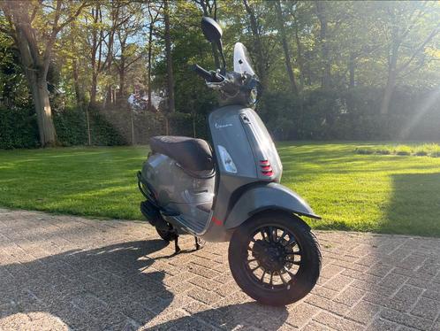 vespa sprint b-klasse, Fietsen en Brommers, Brommers | Vespa, Zo goed als nieuw, Klasse B (45 km/u), Ophalen
