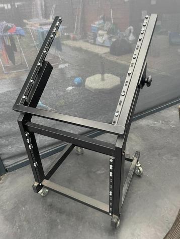 19 inch rollend rack beschikbaar voor biedingen