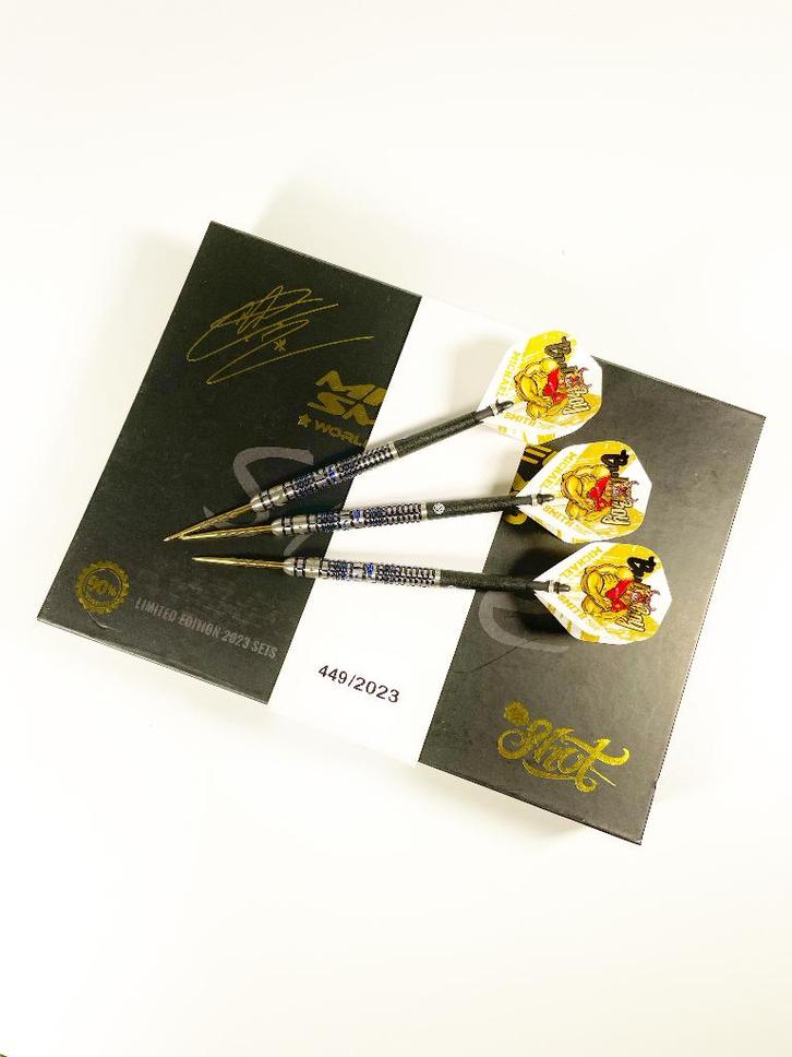 Shot Michael Smith WC Limited Edition Skye 90% Darts, Sport en Fitness, Darts, Nieuw, Pijlen, Ophalen of Verzenden