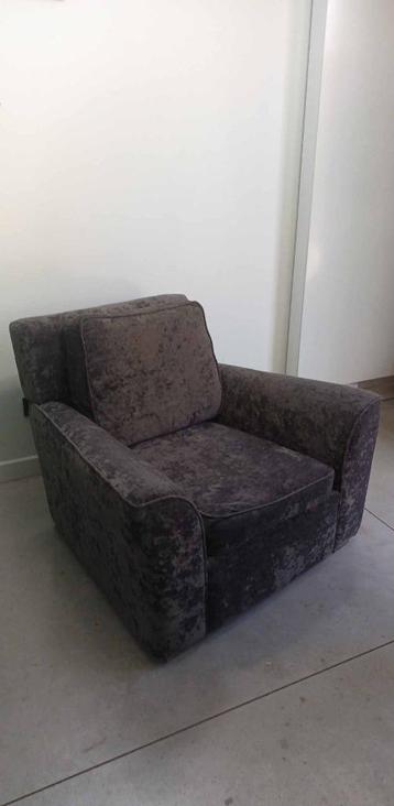 2 grijs fluwelen vintage zetels beschikbaar voor biedingen