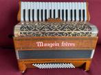 Mooie franse Maugein Pianybal 37 accordeon . 96 bassen, Accordéon à touches, Utilisé, Avec valise, Enlèvement ou Envoi