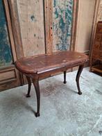 Table ancienne avec pieds de lion, Enlèvement