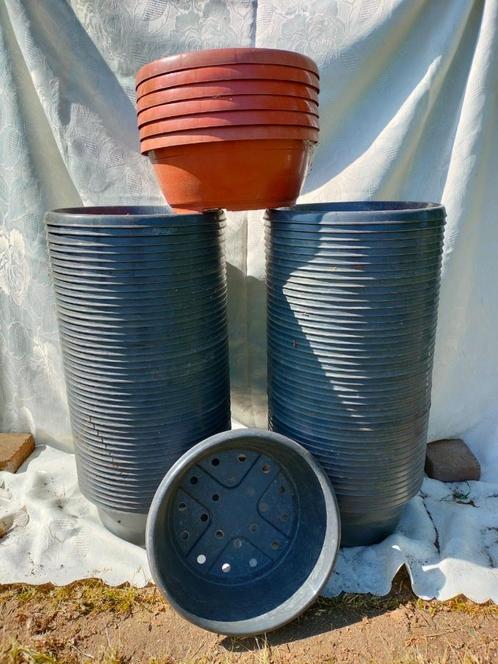 Heel grote plantenschotels doormeter 30 -  32,5 cm, Tuin en Terras, Bloembakken en Plantenbakken, Zo goed als nieuw, Kunststof