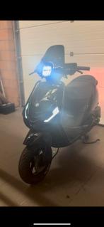 Piaggio zip b klasse, Fietsen en Brommers, Ophalen, Zip, Zo goed als nieuw