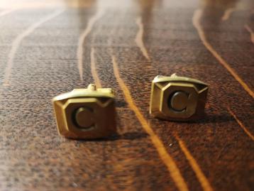 mooie Vintage vergulde manchetknopen met letter C beschikbaar voor biedingen