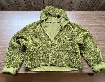 Handgemaakt vest van gekruld fleece beschikbaar voor biedingen
