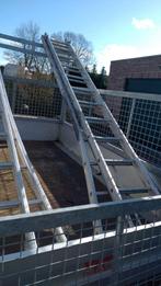 2-delige uitschuifbare aluminium ladder, Doe-het-zelf en Bouw, Ladders en Trappen, Ladder, Zo goed als nieuw, Ophalen