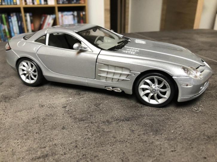 Mercedes-Benz SLR 2003 (1/18), Hobby en Vrije tijd, Modelauto's | 1:18, Zo goed als nieuw, Auto, Maisto, Ophalen