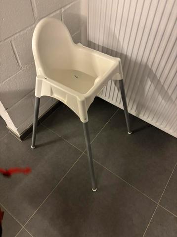 Eetstoel beschikbaar voor biedingen