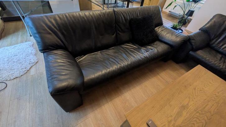 Zwart Jori lederen salon 2 zit en 3 zit, Huis en Inrichting, Zetels | Complete zithoeken, Gebruikt, Leer, Ophalen