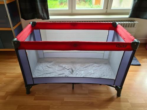 schoonmaken Slank dinosaurus ② Reis/campingbedje + Matras Qute — Babywiegjes en Ledikanten — 2dehands