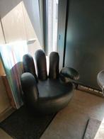 Eenpersoons zetel in de vorm van een hand, Ophalen, Kunststof, Eenpersoons, 75 tot 100 cm